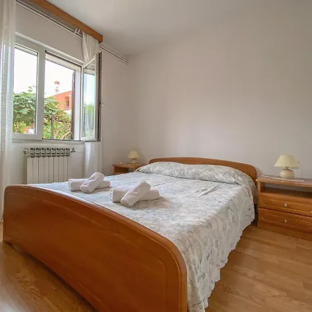 Elena Four Apartment