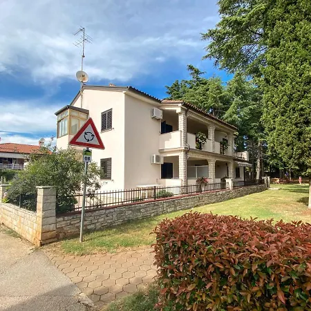 Elena Four Apartment