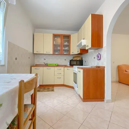 Apartmán Elena Four *